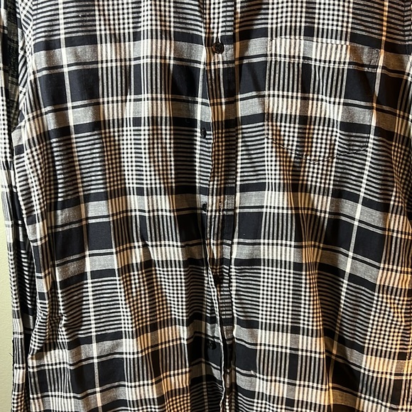 Button  down - Picture 2 of 3